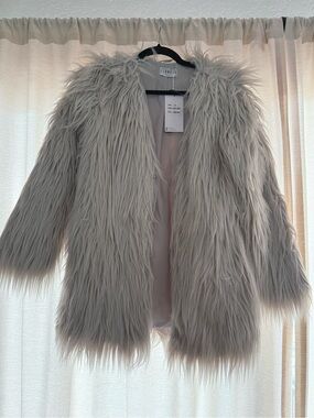 NWT Lioness Light Grey Fur Jacket size small